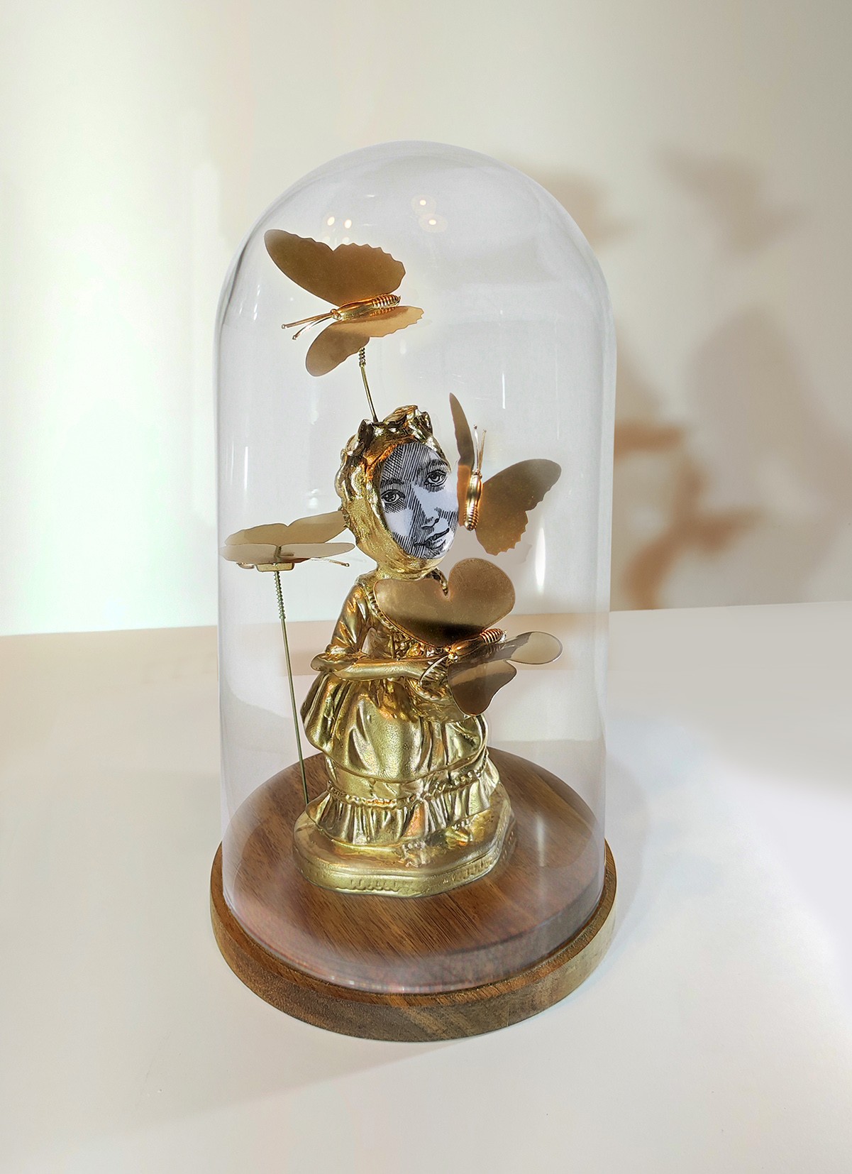 Des papillons dans le ventre scarlett sculpture elia pagliarino bdf